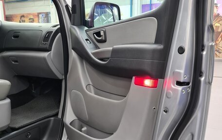 Hyundai Grand Starex Grand Starex I рестайлинг 2, 2019 год, 3 800 000 рублей, 19 фотография