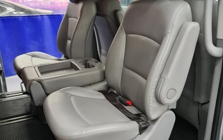 Hyundai Grand Starex Grand Starex I рестайлинг 2, 2019 год, 3 800 000 рублей, 26 фотография