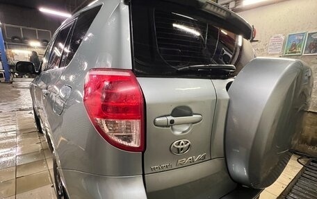 Toyota RAV4, 2006 год, 1 099 000 рублей, 25 фотография