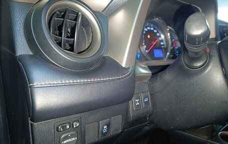 Toyota RAV4, 2013 год, 1 990 000 рублей, 8 фотография