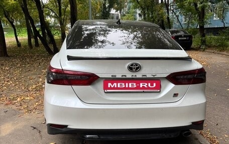 Toyota Camry, 2021 год, 3 500 000 рублей, 2 фотография