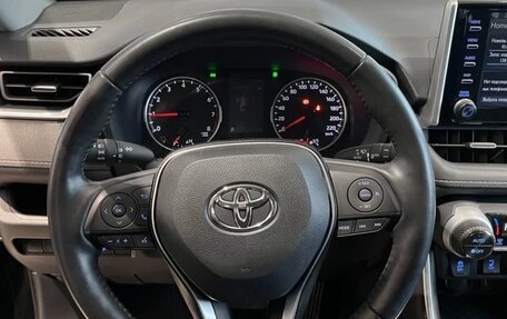 Toyota RAV4, 2021 год, 2 950 000 рублей, 13 фотография