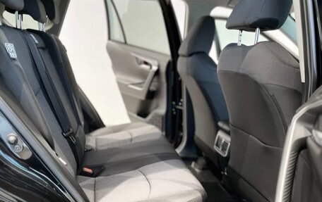 Toyota RAV4, 2021 год, 2 950 000 рублей, 17 фотография