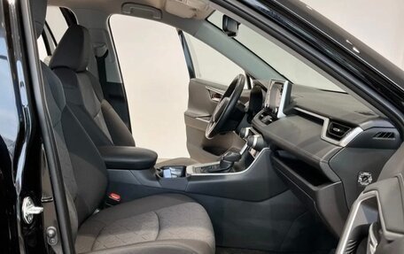 Toyota RAV4, 2021 год, 2 950 000 рублей, 15 фотография