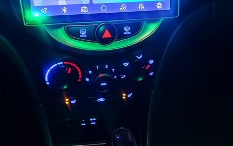 Hyundai Solaris II рестайлинг, 2014 год, 1 190 000 рублей, 8 фотография