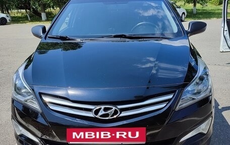 Hyundai Solaris II рестайлинг, 2014 год, 1 190 000 рублей, 2 фотография