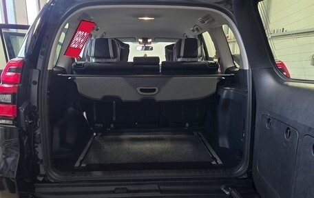 Toyota Land Cruiser Prado 150 рестайлинг 2, 2018 год, 6 100 000 рублей, 13 фотография