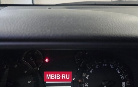 Toyota Land Cruiser Prado 150 рестайлинг 2, 2018 год, 6 100 000 рублей, 7 фотография