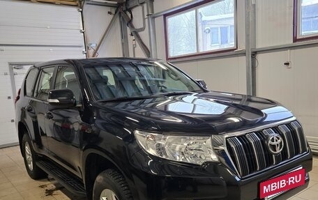 Toyota Land Cruiser Prado 150 рестайлинг 2, 2018 год, 6 100 000 рублей, 5 фотография
