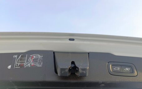 Volvo V60 II, 2019 год, 1 990 000 рублей, 12 фотография