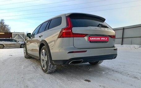 Volvo V60 II, 2019 год, 1 990 000 рублей, 7 фотография
