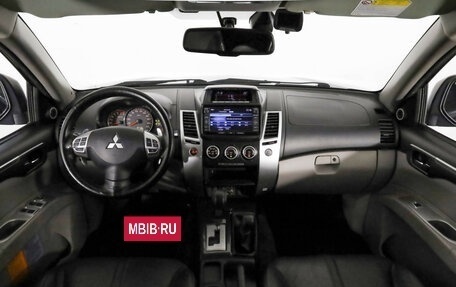 Mitsubishi Pajero Sport II рестайлинг, 2015 год, 1 949 000 рублей, 10 фотография