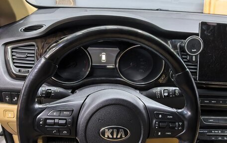 KIA Carnival III, 2018 год, 3 000 000 рублей, 20 фотография