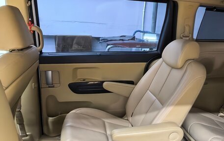 KIA Carnival III, 2018 год, 3 000 000 рублей, 31 фотография