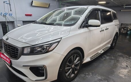 KIA Carnival III, 2018 год, 3 000 000 рублей, 26 фотография