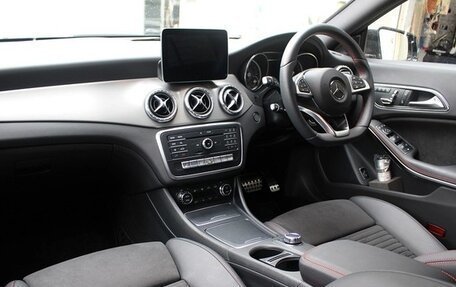 Mercedes-Benz CLA, 2019 год, 1 386 000 рублей, 12 фотография