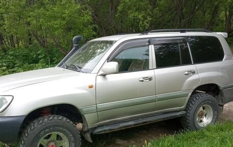 Toyota Land Cruiser 100 рестайлинг 2, 2003 год, 1 700 000 рублей, 2 фотография