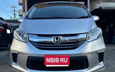 Honda Freed I, 2015 год, 845 000 рублей, 2 фотография