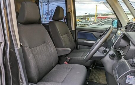 Toyota Roomy I, 2021 год, 845 001 рублей, 10 фотография