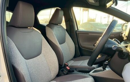 Toyota Yaris, 2022 год, 920 007 рублей, 14 фотография