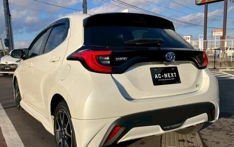 Toyota Yaris, 2022 год, 920 007 рублей, 10 фотография