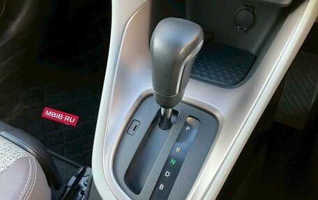 Toyota Yaris, 2022 год, 920 007 рублей, 19 фотография