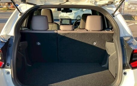 Toyota Yaris, 2022 год, 920 007 рублей, 26 фотография