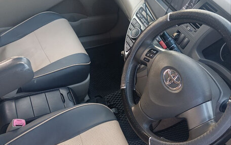 Toyota ISis I, 2010 год, 1 060 000 рублей, 14 фотография