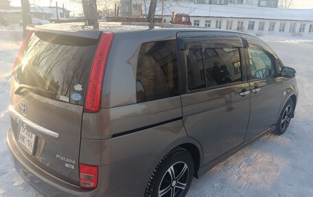 Toyota ISis I, 2010 год, 1 060 000 рублей, 7 фотография