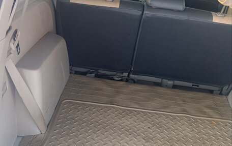 Toyota ISis I, 2010 год, 1 060 000 рублей, 22 фотография