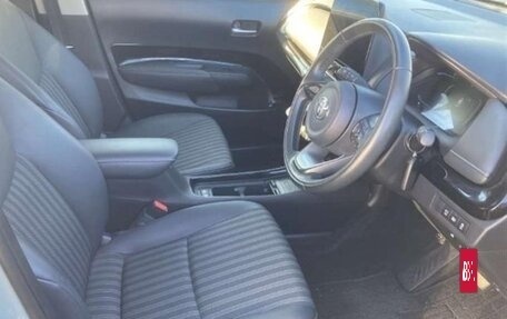 Toyota Aqua, 2021 год, 1 195 000 рублей, 6 фотография