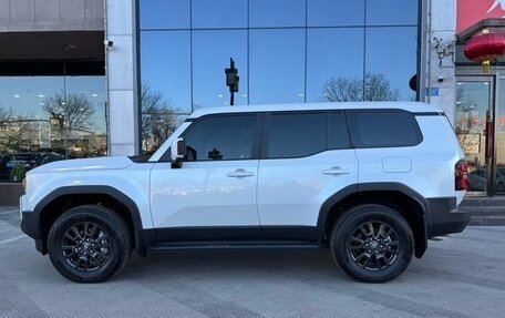 Toyota Land Cruiser Prado, 2024 год, 10 600 000 рублей, 3 фотография