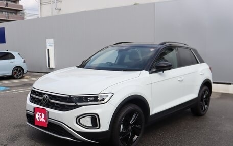 Volkswagen T-Roc I, 2023 год, 1 890 000 рублей, 1 фотография