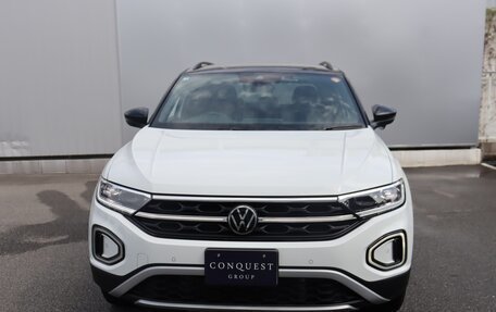 Volkswagen T-Roc I, 2023 год, 1 890 000 рублей, 2 фотография