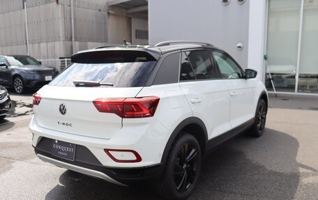 Volkswagen T-Roc I, 2023 год, 1 890 000 рублей, 5 фотография