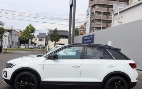 Volkswagen T-Roc I, 2023 год, 1 890 000 рублей, 8 фотография