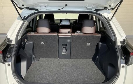 Toyota Yaris Cross, 2022 год, 1 535 007 рублей, 29 фотография