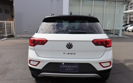 Volkswagen T-Roc I, 2023 год, 1 890 000 рублей, 6 фотография
