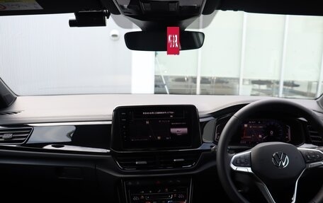 Volkswagen T-Roc I, 2023 год, 1 890 000 рублей, 9 фотография