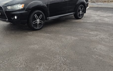 Mitsubishi Outlander III рестайлинг 3, 2011 год, 1 300 000 рублей, 4 фотография