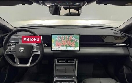 BYD Qin, 2025 год, 1 600 000 рублей, 11 фотография