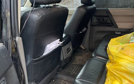 Mitsubishi Montero III, 2002 год, 740 000 рублей, 11 фотография