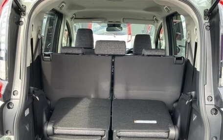 Toyota Sienta, 2022 год, 1 310 007 рублей, 11 фотография