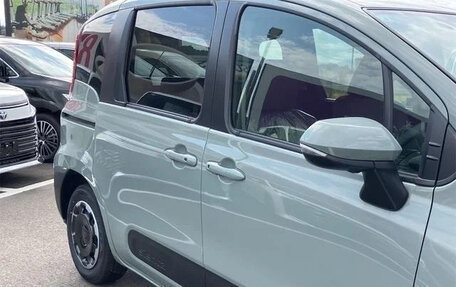 Toyota Sienta, 2022 год, 1 310 007 рублей, 10 фотография