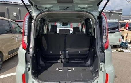 Toyota Sienta, 2022 год, 1 310 007 рублей, 12 фотография