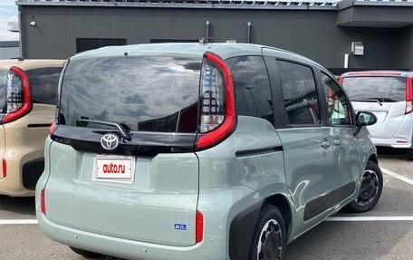 Toyota Sienta, 2022 год, 1 310 007 рублей, 4 фотография