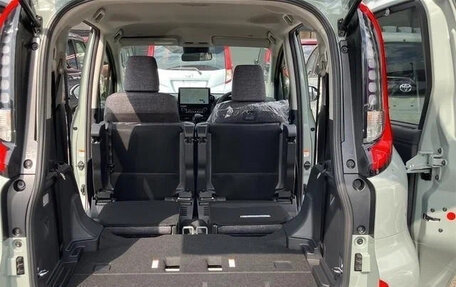 Toyota Sienta, 2022 год, 1 310 007 рублей, 13 фотография