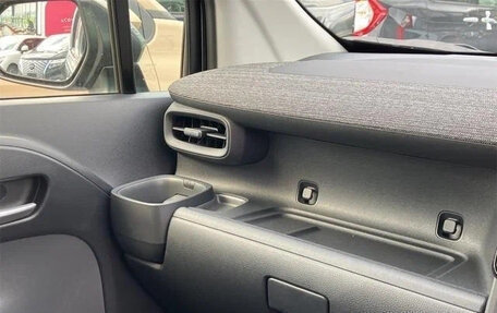 Toyota Sienta, 2022 год, 1 310 007 рублей, 26 фотография