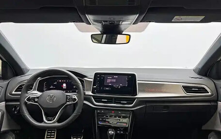 Volkswagen T-Roc, 2025 год, 1 899 000 рублей, 21 фотография