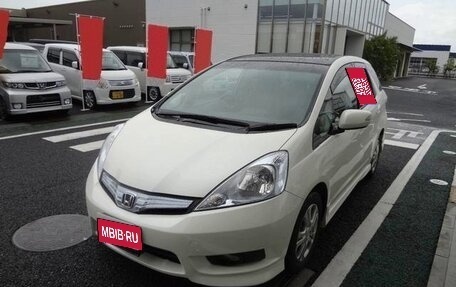 Honda Fit Shuttle I рестайлинг, 2013 год, 698 000 рублей, 1 фотография